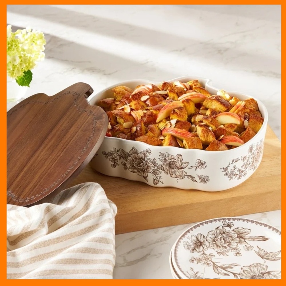 The Pioneer Woman Agatha Stoneware Pumpkin Baker with Lid. Brown floral